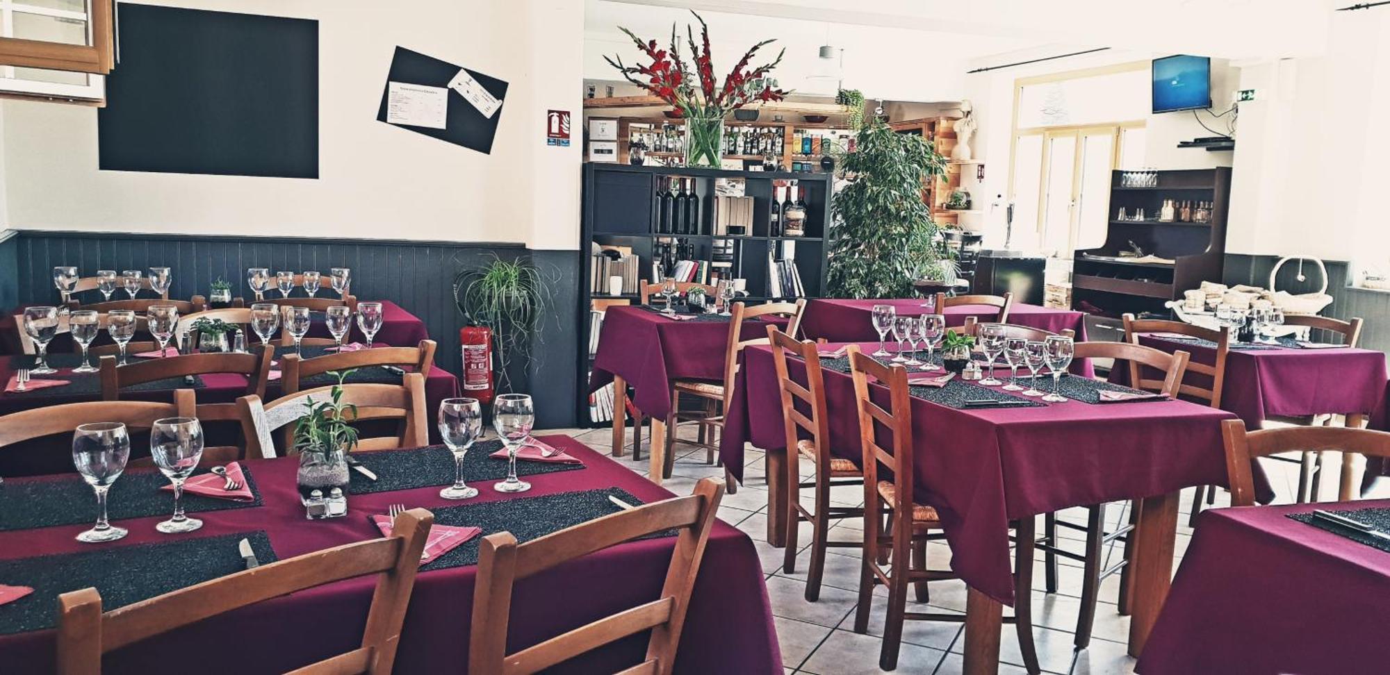 La Petite Maison Des Artistes Castelnau-Pégayrols Buitenkant foto